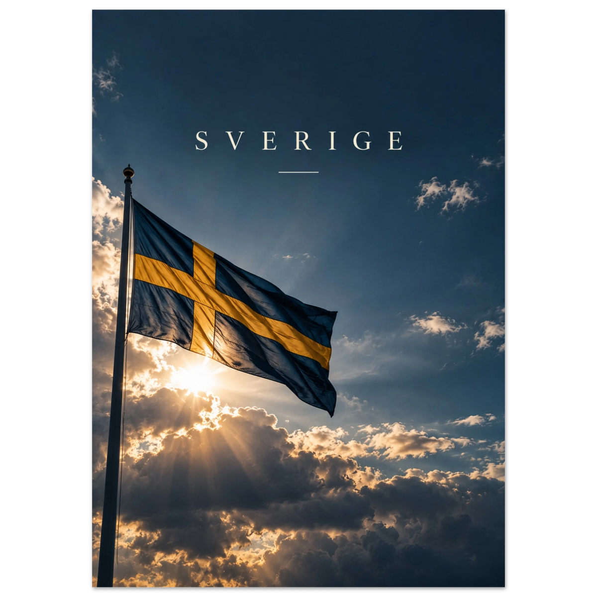 Poster Sverige 50x70 cm – svenska flaggan mot blå himmel med sol genom molnen