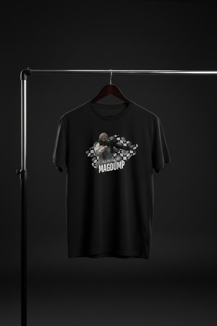 T-shirt - Always Magdump med framsidan och motivet mot kameran på svart trägalge med mörk bakgrund
